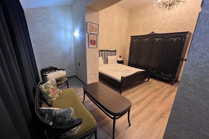 Room 15 of 26
