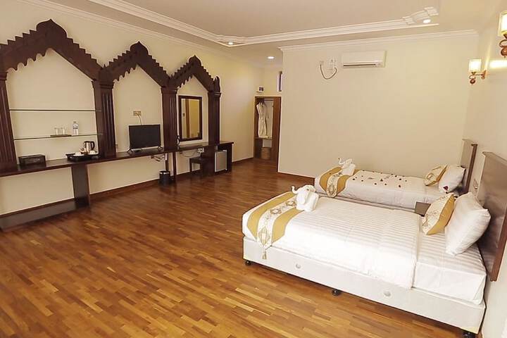 Room 3 of 25