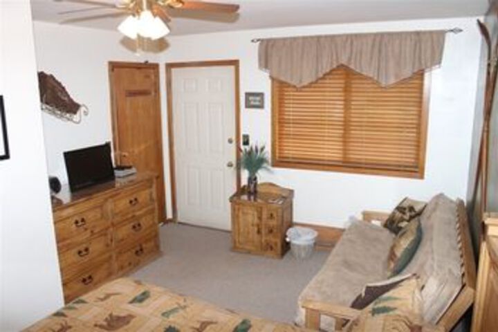 Room 17 of 39