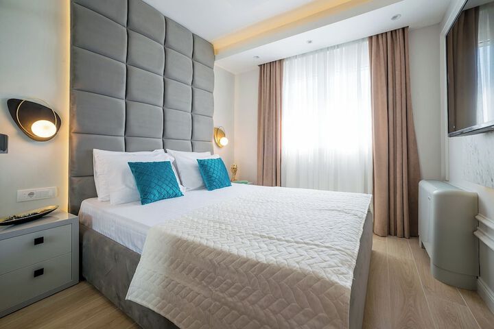 Room 4 of 70