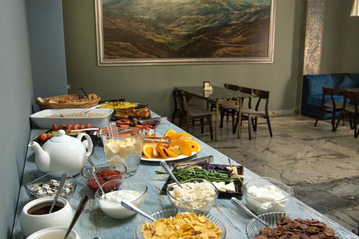 Breakfast/Coffee Service 164 of 196