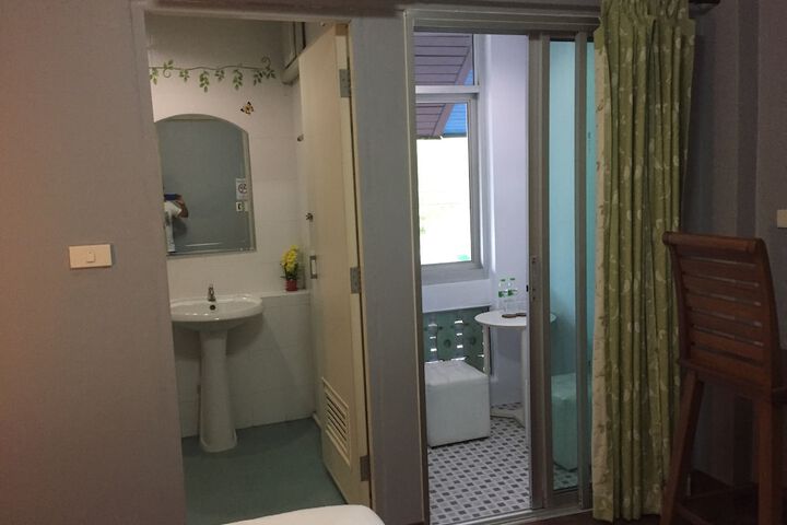 Room 17 of 41