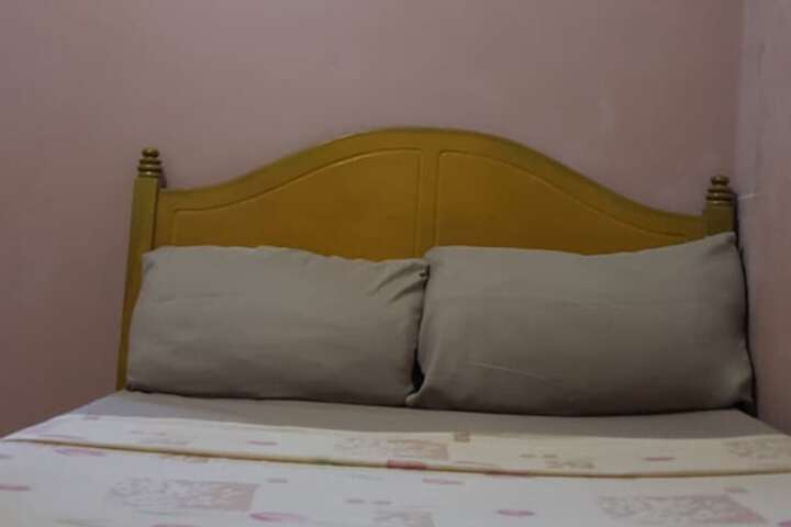 Room 27 of 64