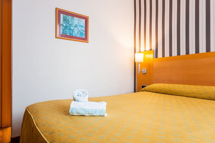Room 6 of 73