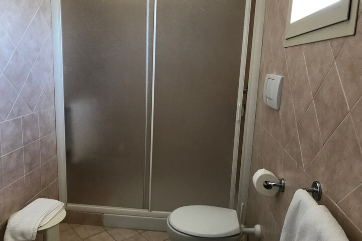 Room 14 of 16