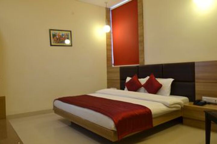 Room 7 of 17