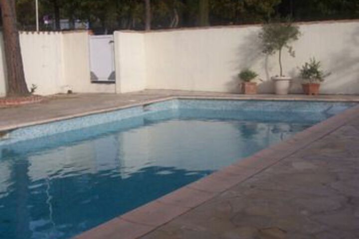 Pools & Facilities