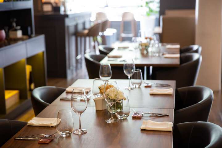Dining 44 of 51