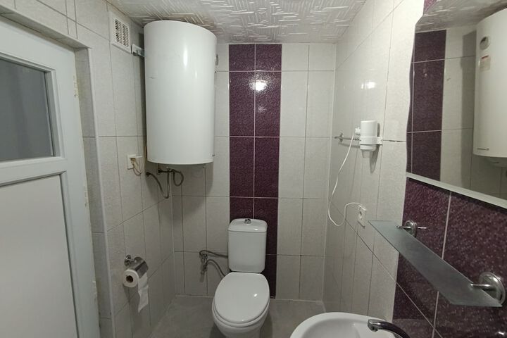 Room 30 of 49