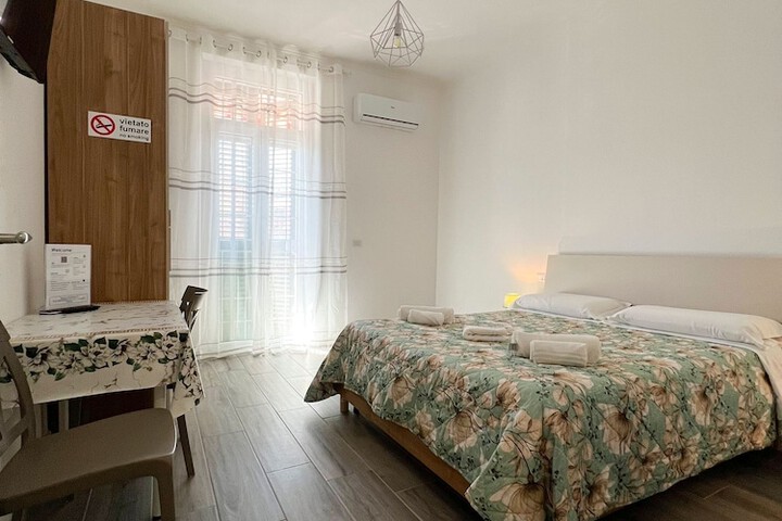 Room 10 of 43