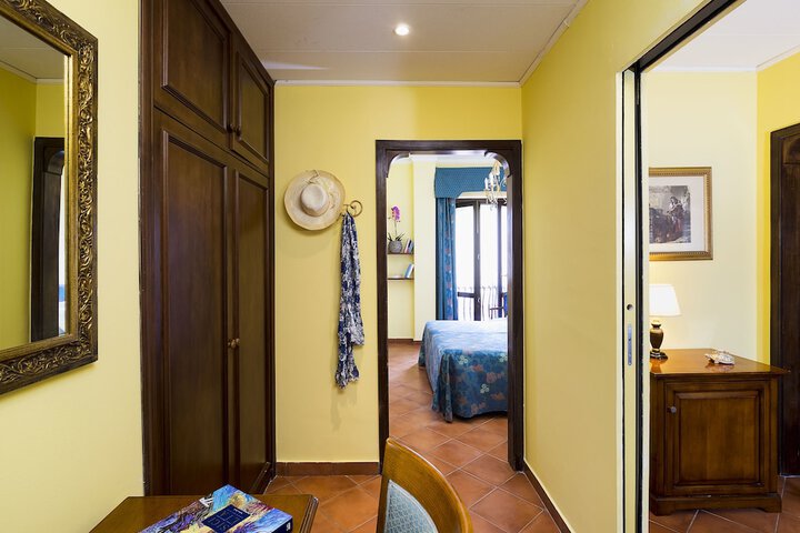 Room 49 of 111