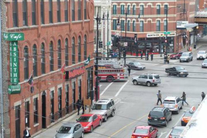 Ihsp Chicago Inn at Damen Cta in Chicago, IL
