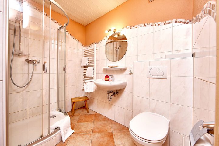 Room 7 of 25