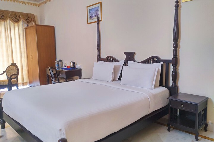 Room 13 of 72