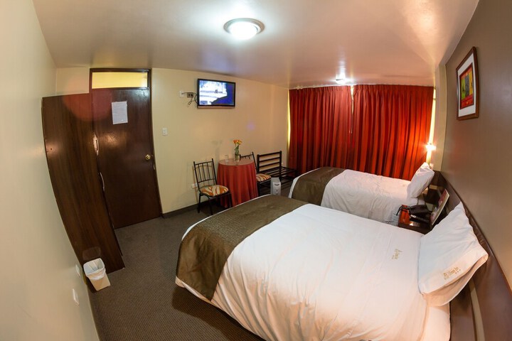 Room 4 of 17
