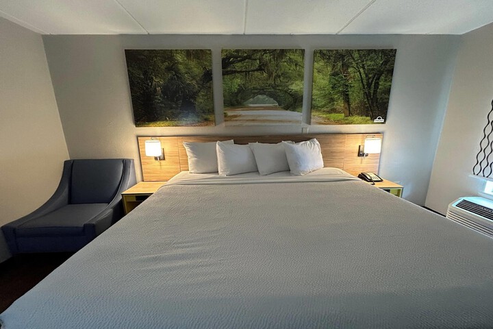 Room 22 of 36