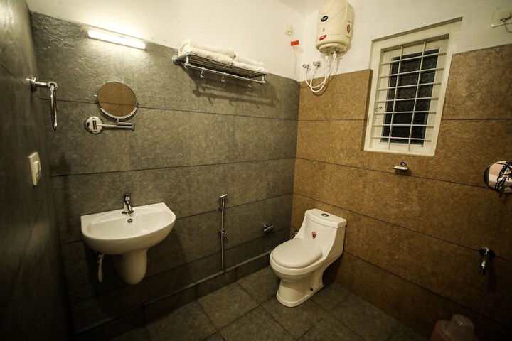 Room 10 of 25