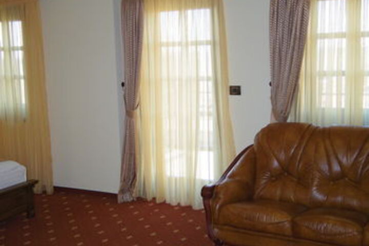 Room 50 of 67