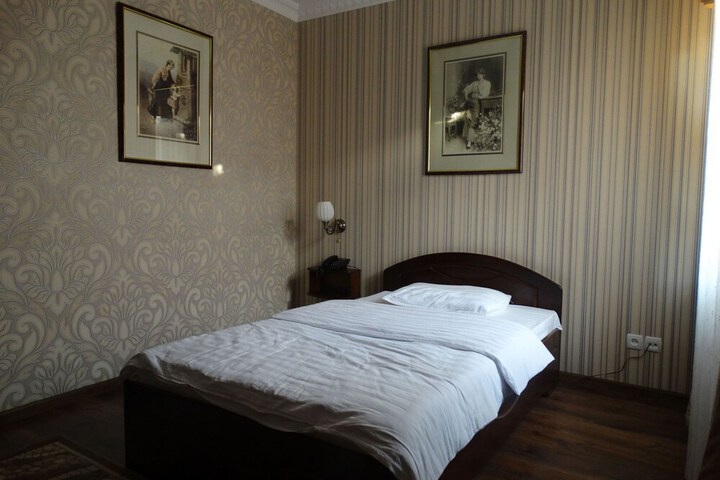 Room 18 of 39