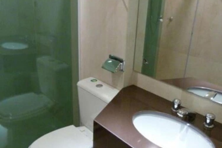 Room 8 of 22