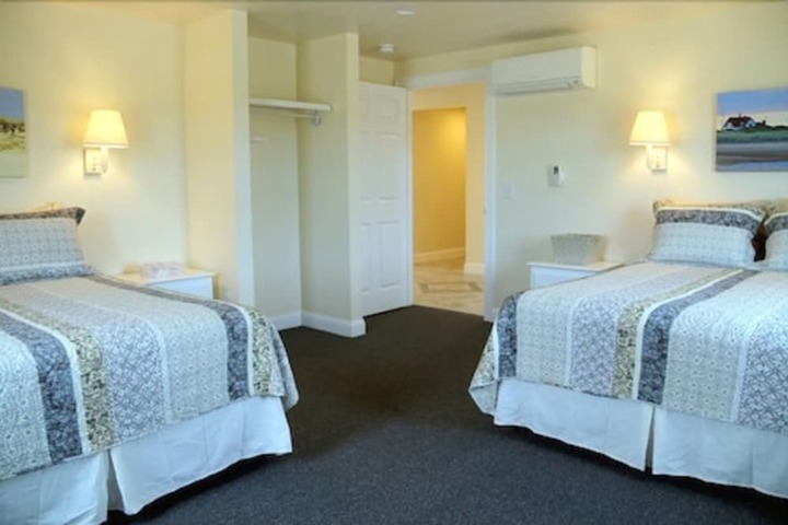 Room 54 of 190