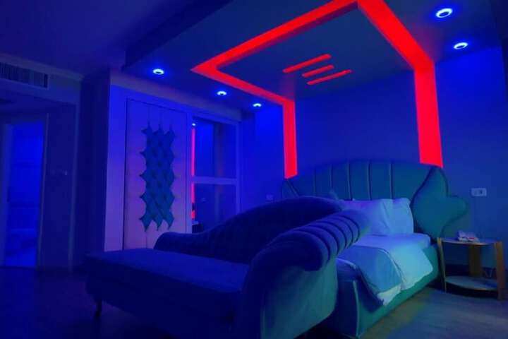 Room 26 of 99