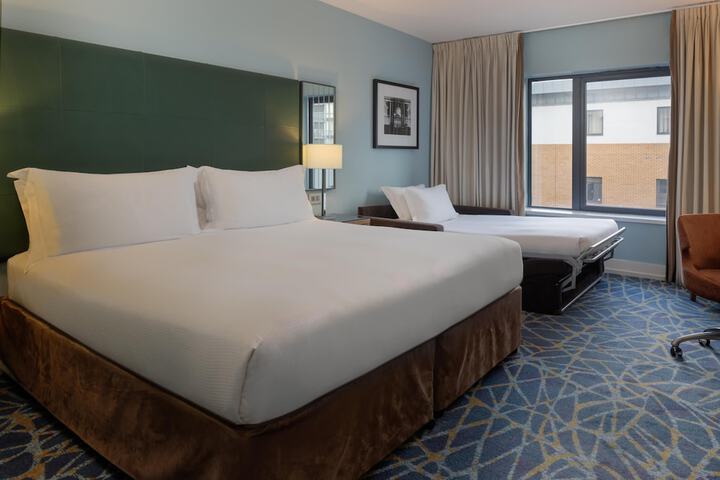 Room 34 of 108