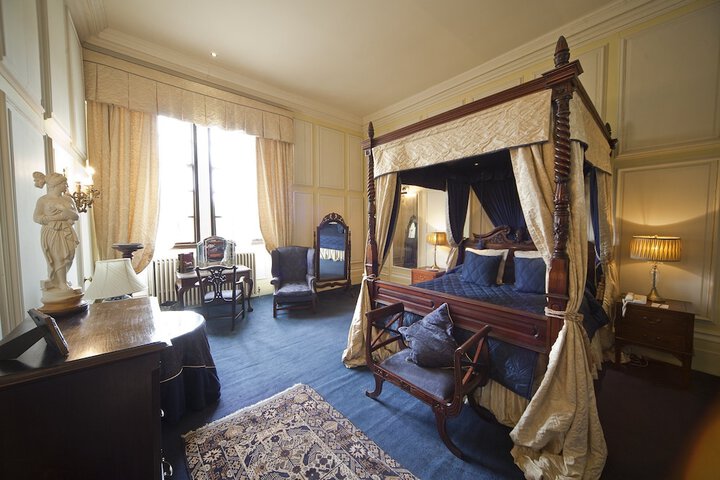 Room 27 of 157