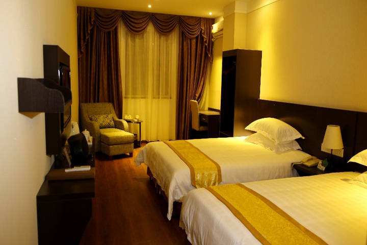 Room 3 of 8