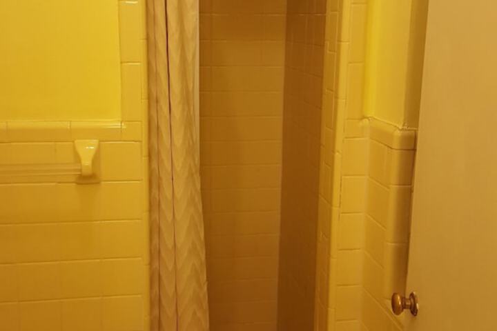 Room 11 of 23