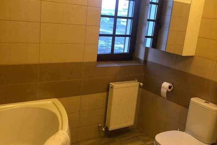 Room 5 of 32
