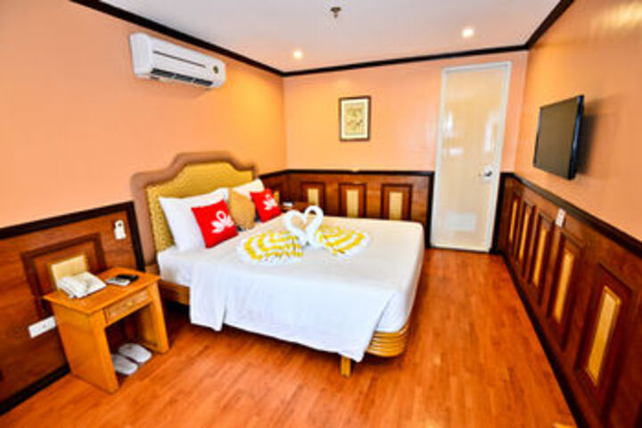 Room 12 of 23