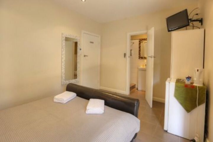 Room 4 of 24