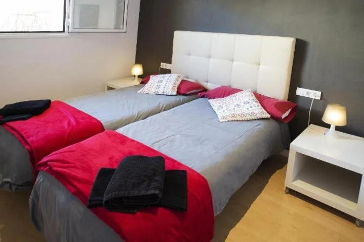 Room 5 of 27