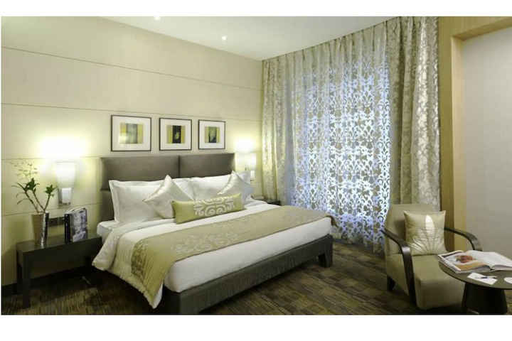 Room 8 of 74