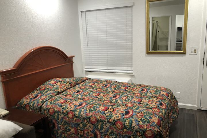 2 Double Beds (4 of 8)