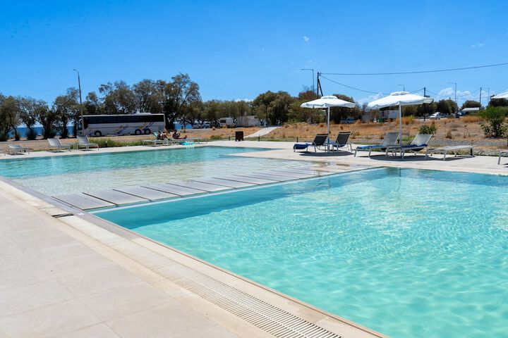 Pool 21 of 46
