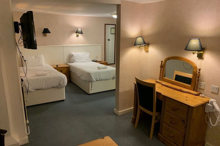 Room 15 of 27