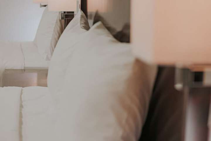 Room 27 of 161