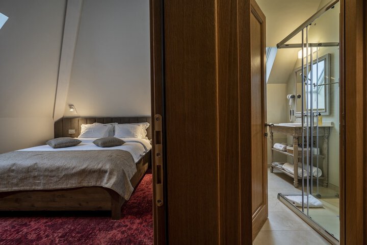 Room 25 of 61