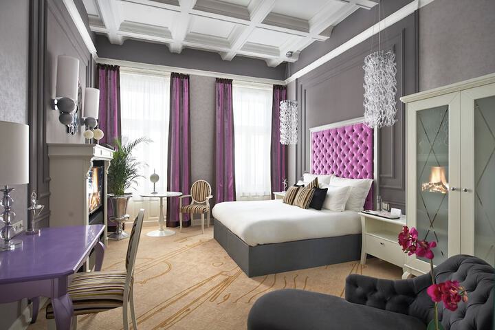 Room 45 of 168