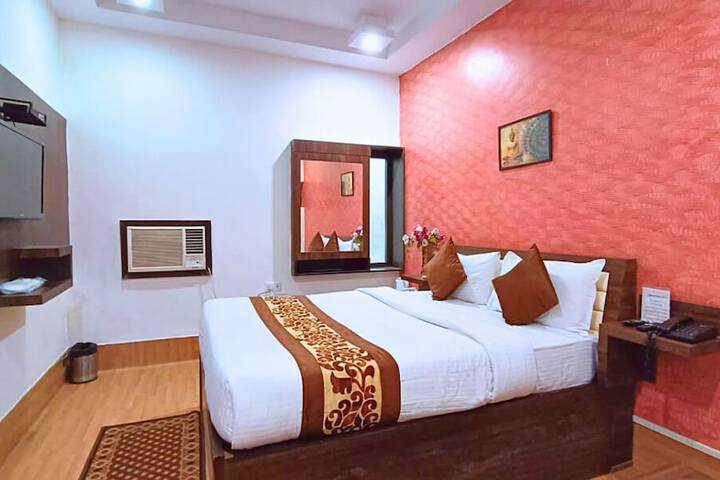 Room 10 of 53