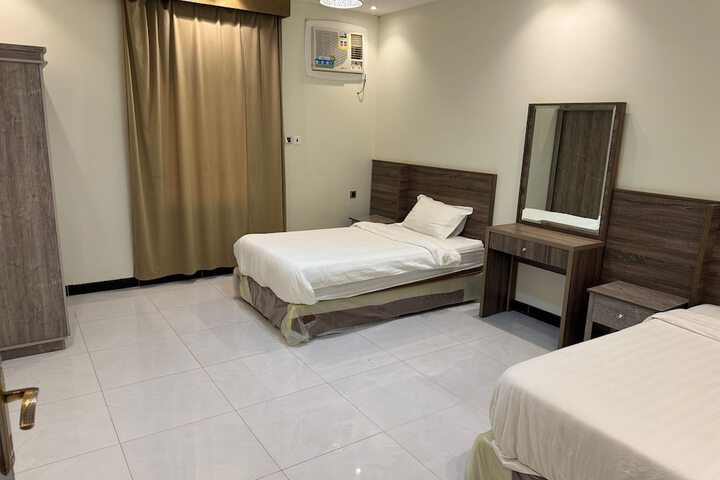 Room 7 of 25