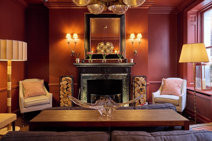 Entrance & Lobby
