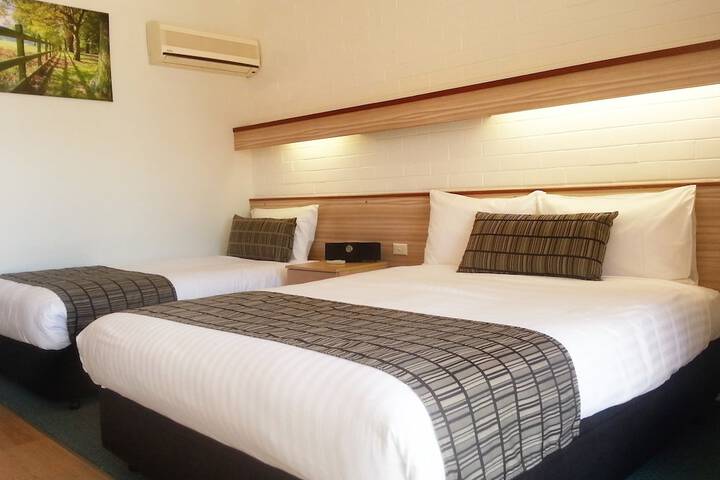 Room 5 of 35