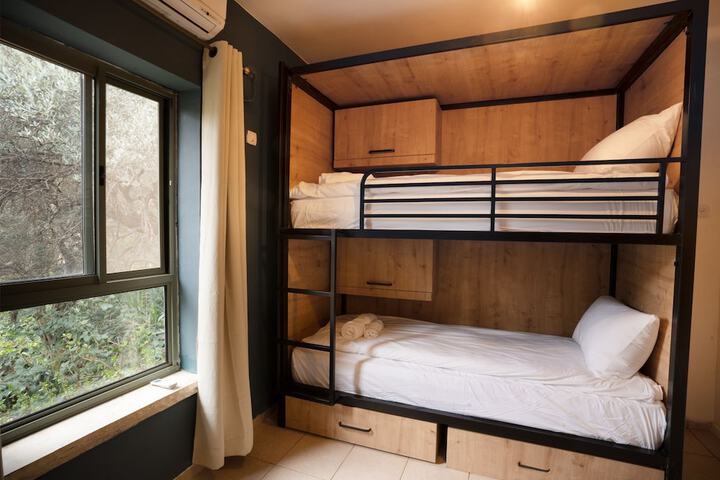 Room 18 of 40