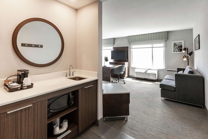 Room 9 of 42