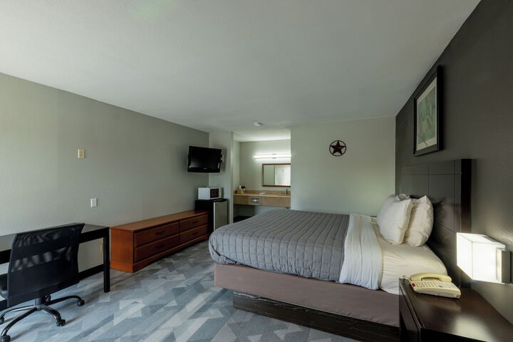 Room 10 of 21