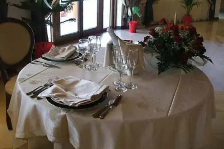 Dining 15 of 15