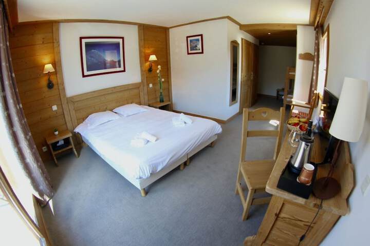 Room 8 of 40